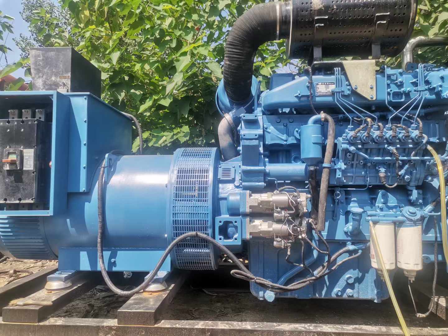 排湖风景区详细说明降低 800kW 柴油发电机输出电流波动的方法